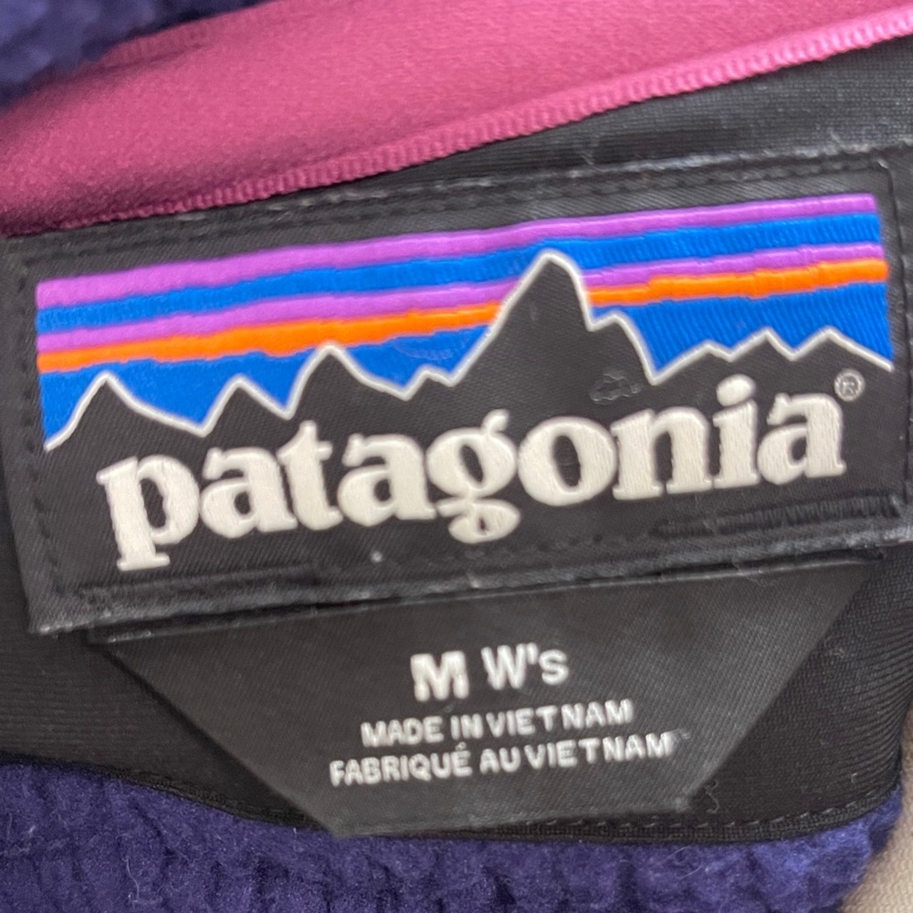 Patagonia Women's R2Tech Face Jacket - Picture 8 of 9